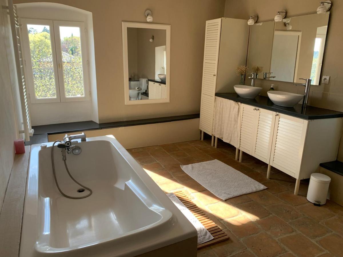 Mas Les Romarins, 10 Min D'Uzes, Piscine Et Grand Jardin Clos, Jeux, Nid De Repos Et Base Pour Activites Dans Le Gard (Adults Only) Luaran gambar