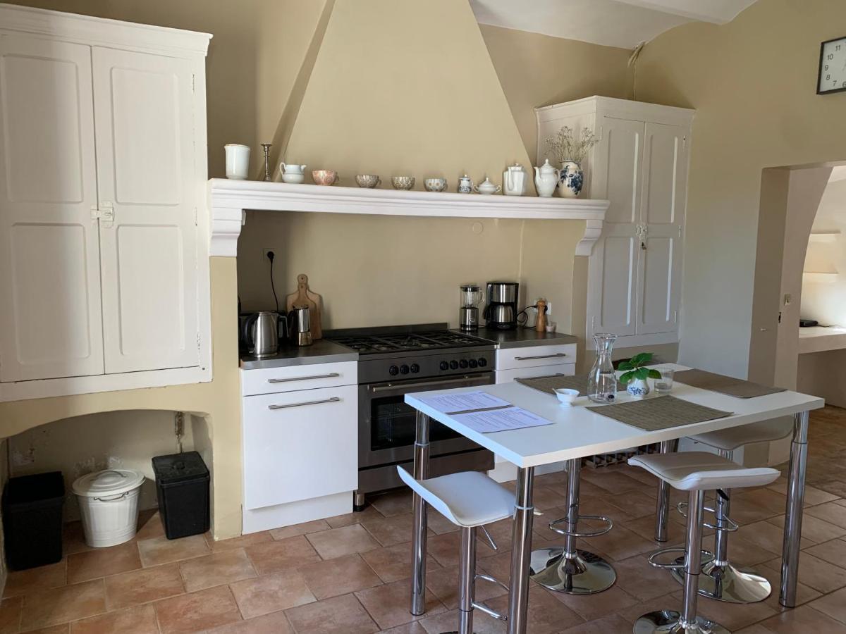 Mas Les Romarins, 10 Min D'Uzes, Piscine Et Grand Jardin Clos, Jeux, Nid De Repos Et Base Pour Activites Dans Le Gard (Adults Only) Luaran gambar