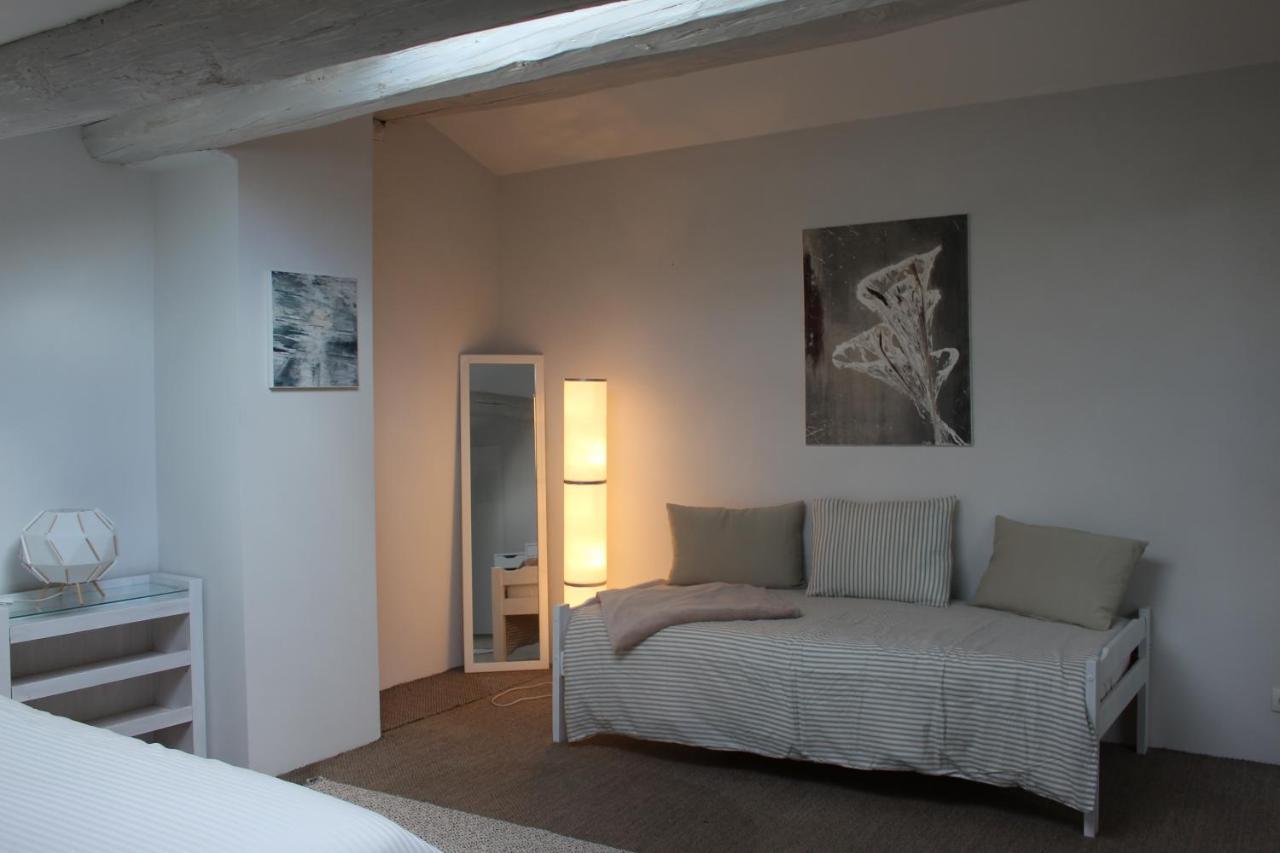 Mas Les Romarins, 10 Min D'Uzes, Piscine Et Grand Jardin Clos, Jeux, Nid De Repos Et Base Pour Activites Dans Le Gard (Adults Only) Luaran gambar